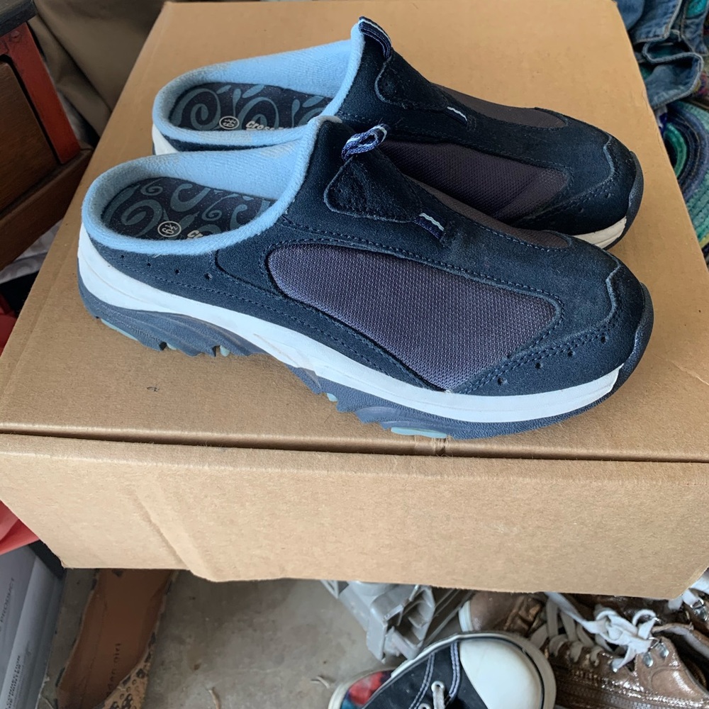 Cross trekkers 6 1/2 slip on shoes